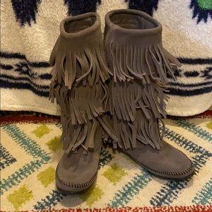 Minnetonka 3-Layer Fringe Boots